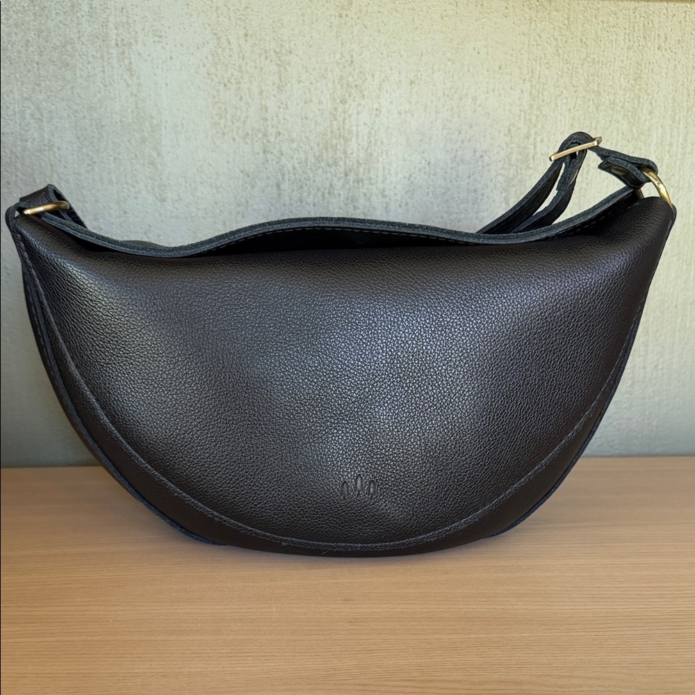 Portland Leather Goods Large KOALA SLING BAG in Black Pebbled Leather